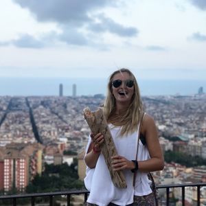 Meet your Posher, Claire